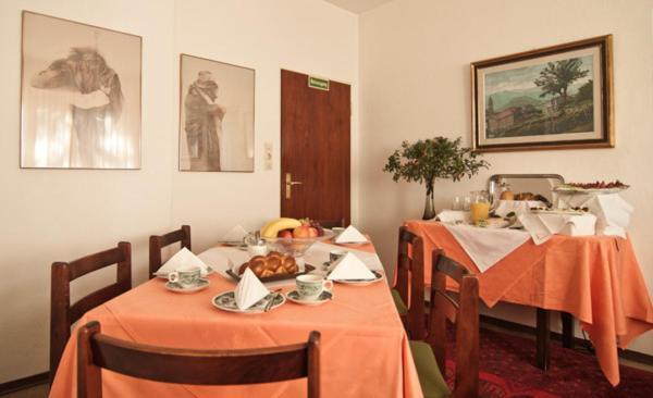 Hotel Corona Φραγκφούρτη Δωμάτιο φωτογραφία